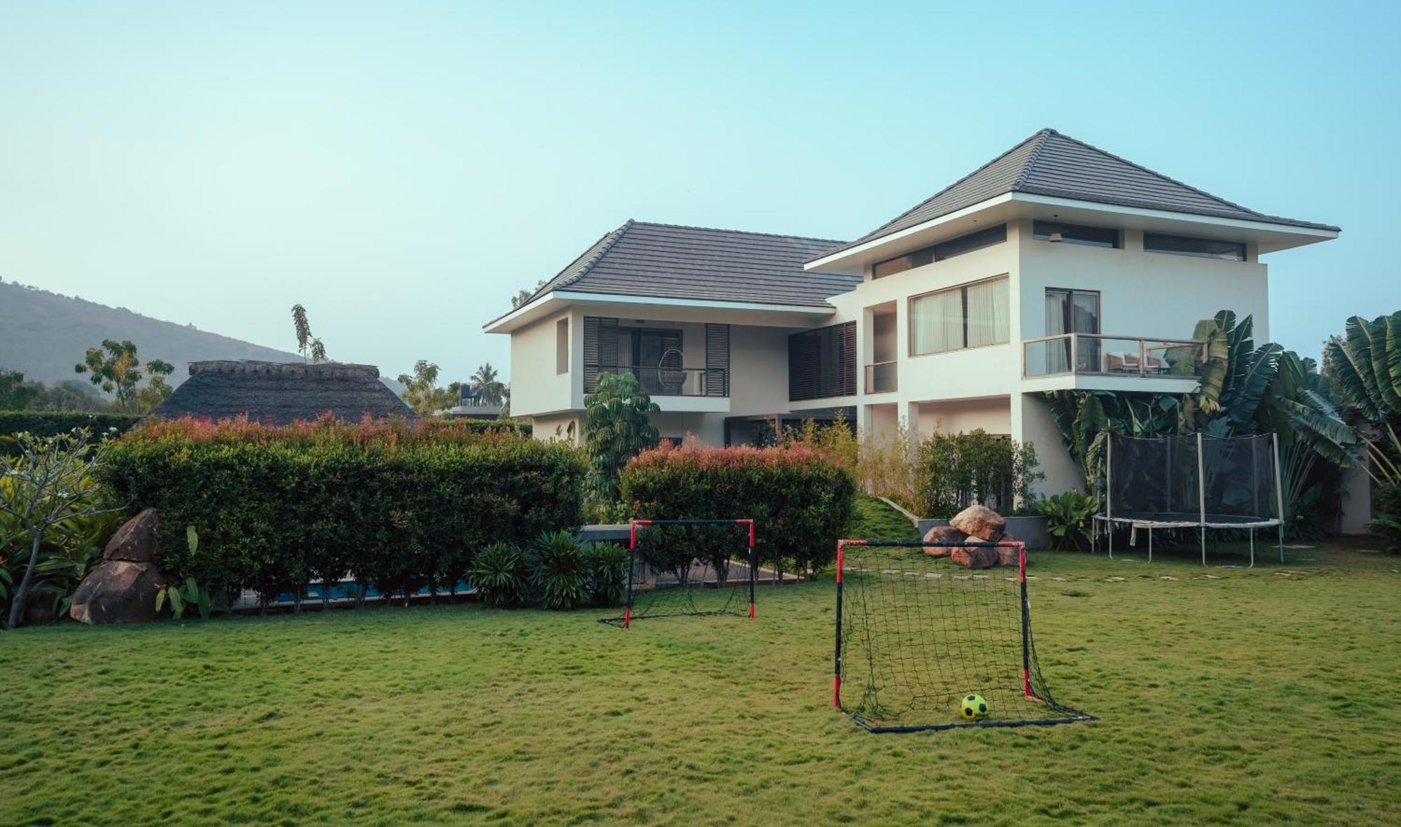 Готель Oro The Estates, Nandi Hills Nandigunda Екстер'єр фото